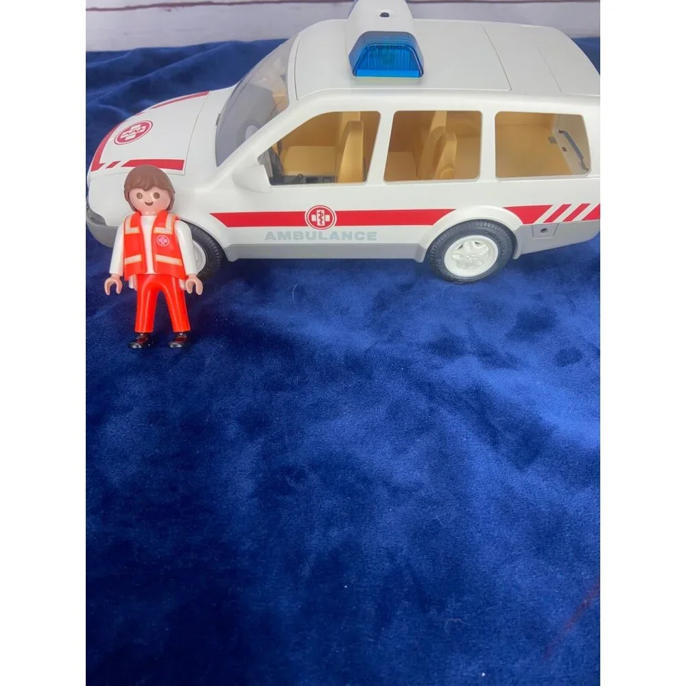 2006 Playmobil‎ Rescue Ambulance Detachable Roof With Medic